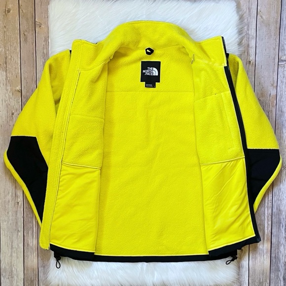 The North Face Men’s ‘95 Retro Denali Jacket - Picture 5 of 8
